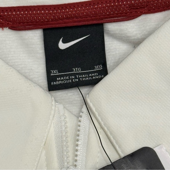 Nike Cream Jacket with Maroon Details - Picture 6 of 14